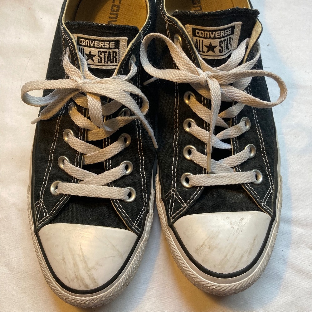 Converse Classic Chuck Taylor All Stars Low-tops M8 W10 great shape!
